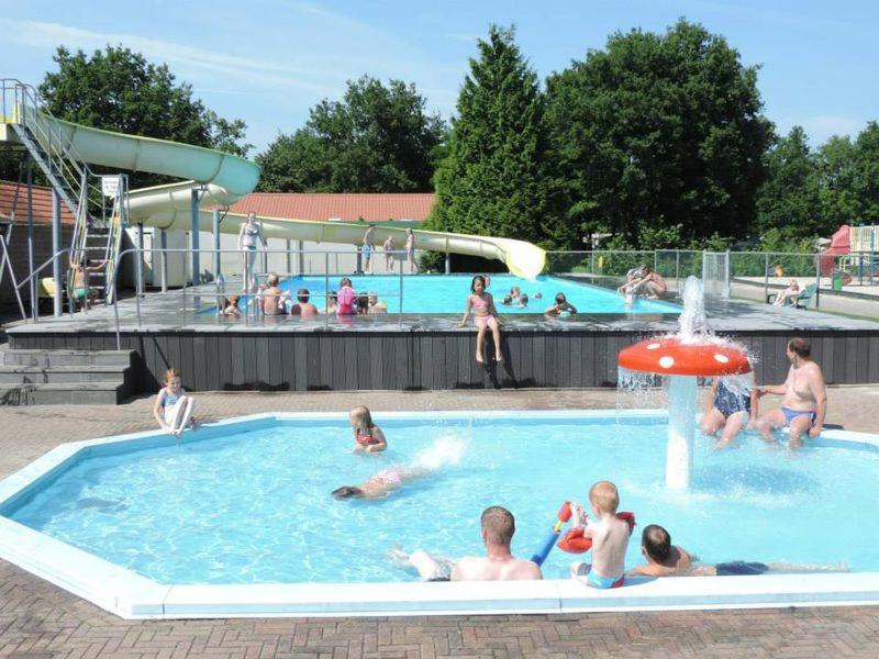 Mulder'S Vakantiehuis, Jaarplaats 108 Op Recreatiepark De Tien Heugten Schoonloo Exterior foto